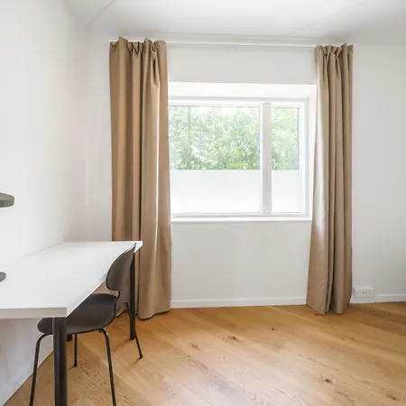 Fantastic Modern 3-br In Prime Location - 239 오덴세